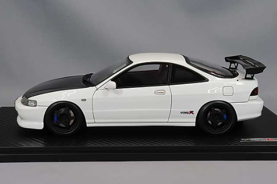Ignition Model IG3054 1/18 Honda Integra DC2 Type R White SW388 17in