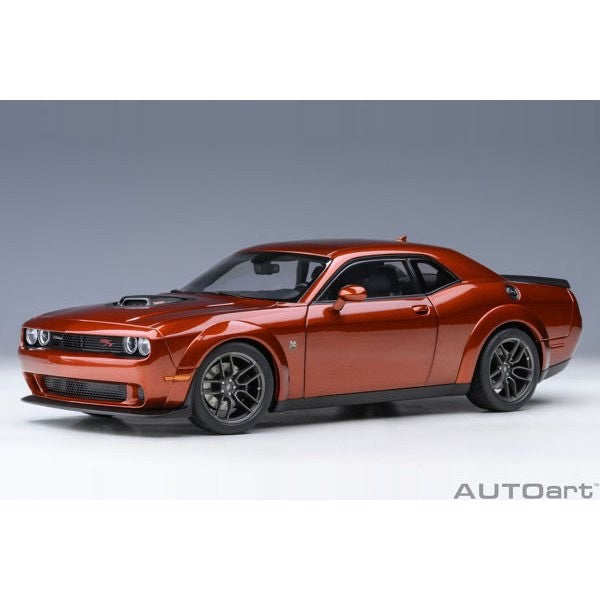 AUTOart 71773 1/18 Dodge Challenger R/T Scat Pack Widebody 2022 Cinnamon Stick