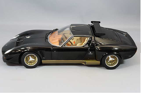 Kyosho KS08319BKG 1/18 Lamborghini Miura SVR Legendary Black Diecast
