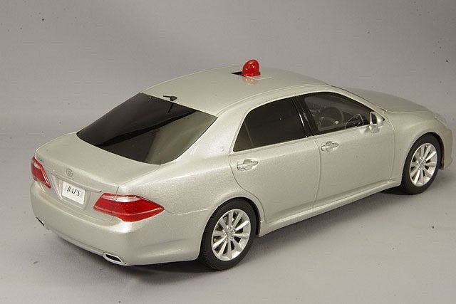 RAI'S H7181102 1/18 Toyota Crown GRS202 2011 Japan Police Unmarked Car Silver