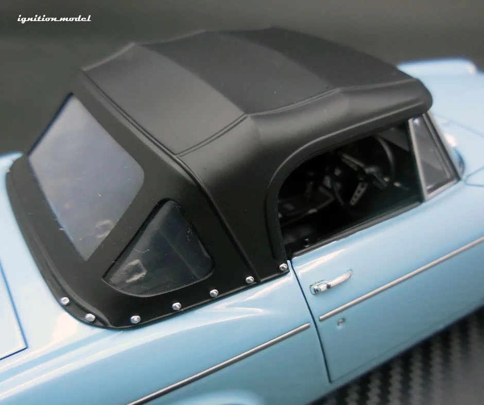 Ignition Model IG2711 1/18 Datsun Fairlady 2000 SR311 Roadster Light Blue