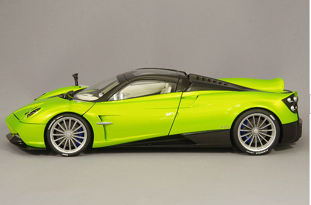 AUTOart 78288 1/18 Pagani Huayra Roadster Metallic Light Green