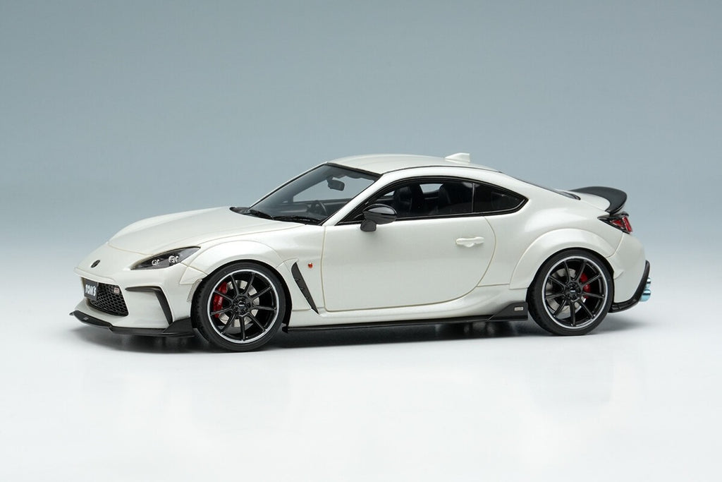 EIDOLON EM725B – 1/43 TOM’S GR86 Wide Body 2022 “Crystal White Pearl” Resin