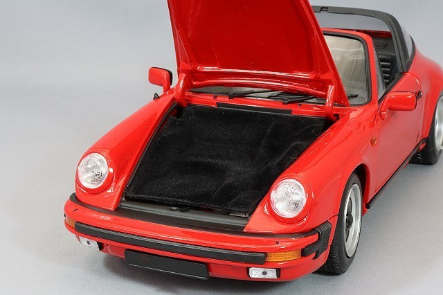 Minichamps MC100063061 1/18 Porsche 911 Carrera 3.2 1983