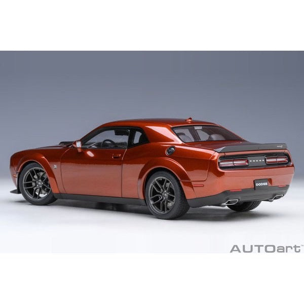 AUTOart 71773 1/18 Dodge Challenger R/T Scat Pack Widebody 2022 Cinnamon Stick