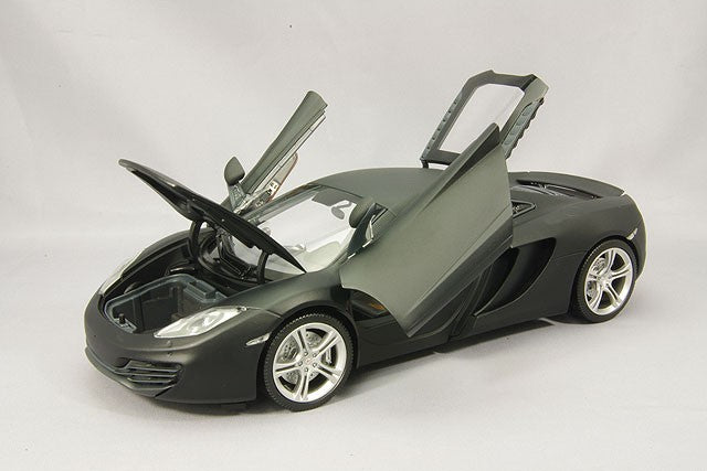 Minichamps MC110133024 1/18 McLaren MP4-12C 2011 Gray Die-cast
