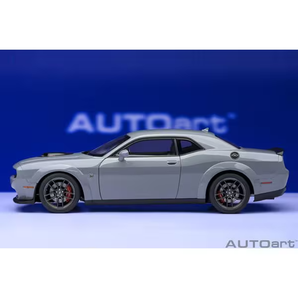 AUTOart 71774 1/18 Dodge Challenger R/T Scat Pack Widebody 2022 “Smoke Show”