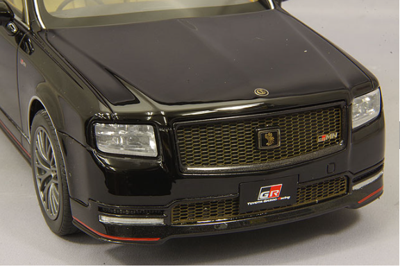 Kyosho KSR18046BK 1/18 Toyota Century GRMN Samurai Limited Black Resin