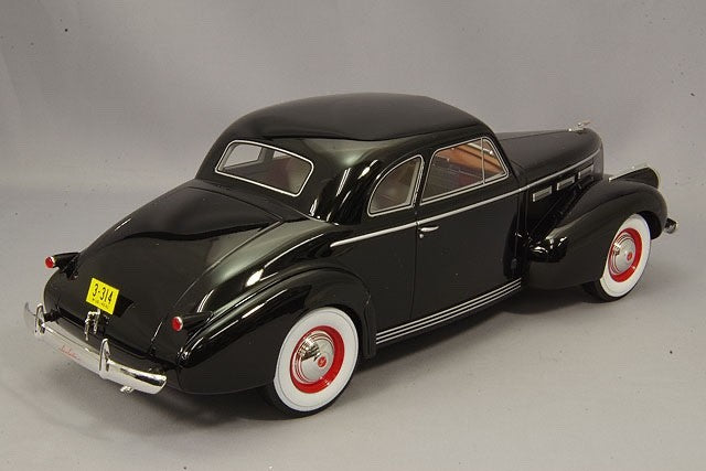BoS Models BOS314 1/18 Cadillac LaSalle Series 50 Coupe 1940 Black Resin