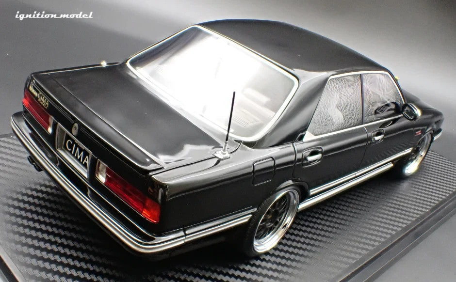 Ignition model IG3900 1/18 Nissan Gloria Cima Y31 Black
