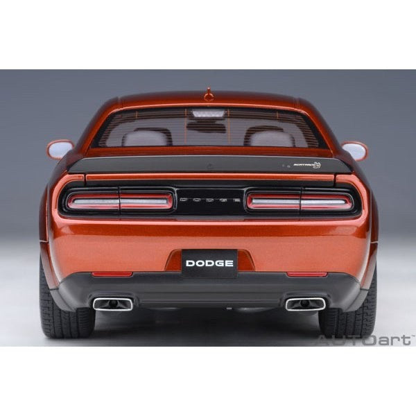 AUTOart 71773 1/18 Dodge Challenger R/T Scat Pack Widebody 2022 Cinnamon Stick