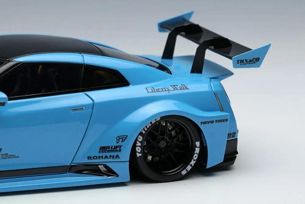 Make Up EIDOLON LB014B 1/43 LB Silhouette Works 35GT-RR GT Wing Pearl Light Blue