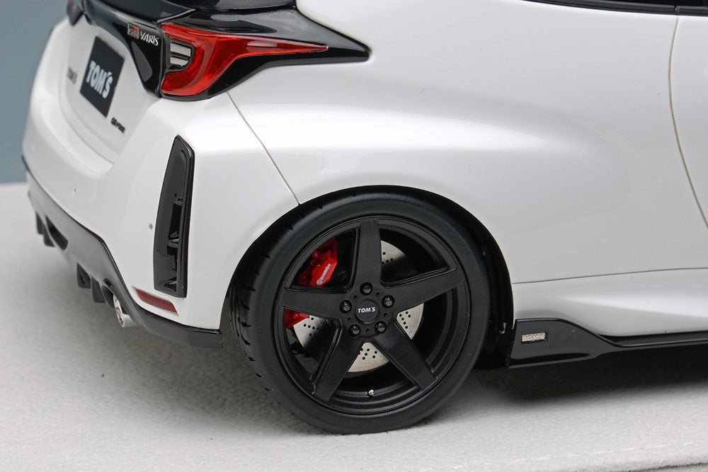 EIDOLON EML091B 1/18 Toyota TOM'S GR Yaris 2021 Platinum White Pearl Mica Resin