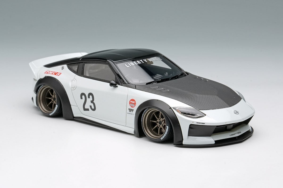 Make Up EIDOLON LB023B 1/43 Nissan Z RZ34 Pearl White/Black LB Nation 8-Spoke
