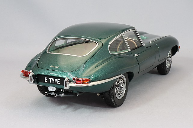 Kyosho KS08954DG 1/18 Jaguar E-Type Coupe Open Parts 1961 Dark Green