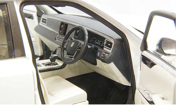AUTOart 78764 1/18 Toyota Century GRMN Pearl White Limited Edition