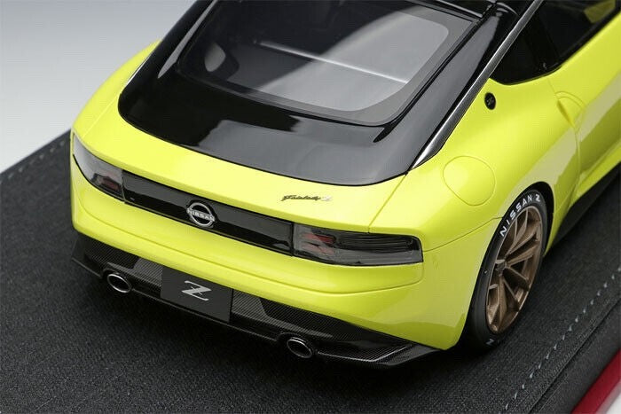 Make Up IDEA IM056 1/18 Nissan Fairlady Z Prototype 2020 Yellow Resin Model Car