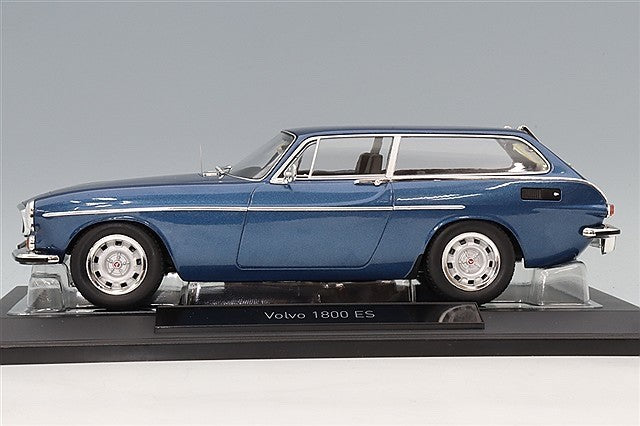 Norev FS-NO188724 1/18 Volvo P1800 ES Shooting Brake 1973 Dark Blue Metallic