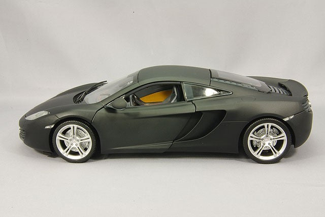 Minichamps MC110133024 1/18 McLaren MP4-12C 2011 Gray Die-cast
