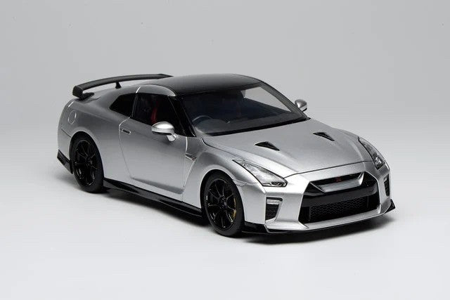 MOTORHELIX M83517 1/18 Nissan GT-R (R35) Track Edition NISMO T-Spec 2022 Silver
