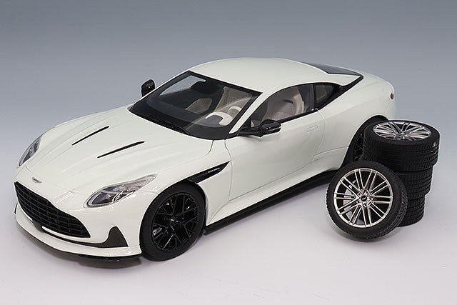 XiaoGuang Model XGM8250628YG 1/18 Aston Martin DB12 White Glow