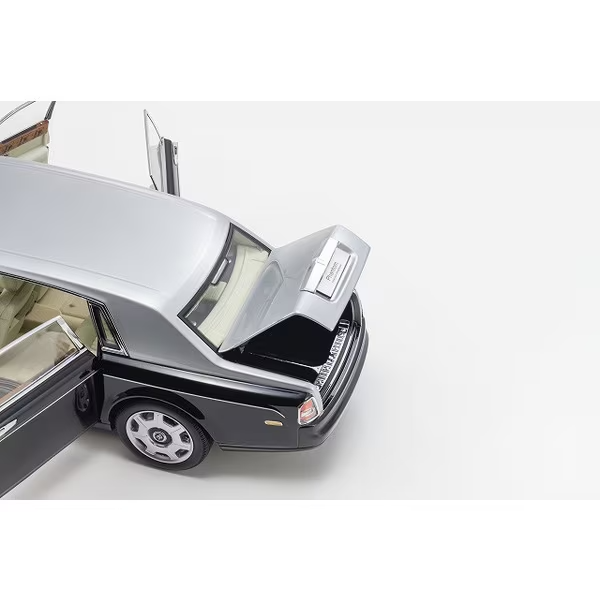 Kyosho KS08841BKS 1/18 Rolls-Royce Phantom EWB, Black/Silver (Die-cast)