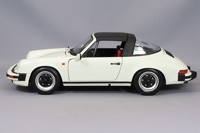 Minichamps MC100063062 1/18 Porsche 911 Carrera 3.2 1983 Die-cast