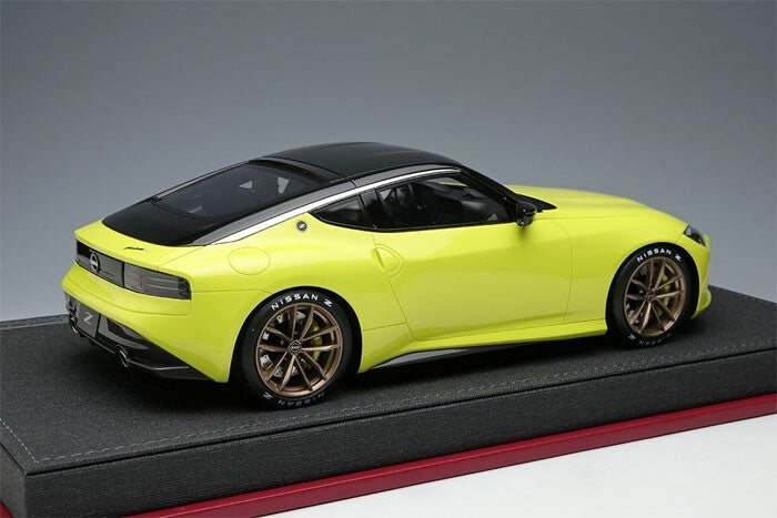 Make Up IDEA IM056 1/18 Nissan Fairlady Z Prototype 2020 Yellow Resin Model Car
