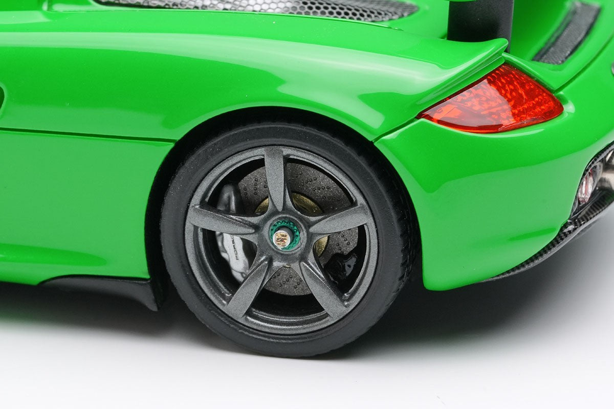 EIDOLON EM567H 1/43 Porsche Carrera GT 2004 (Rear Wing Up) (US spec) Viper Green
