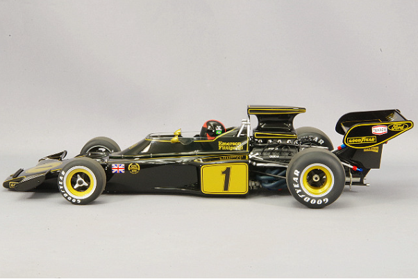AUTOart Aa87328 1/18 Lotus 72E F1 GP #1 Emerson Fittipaldi 1973 JPS
