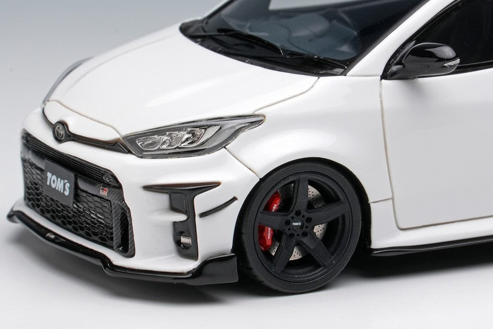 Make Up EIDOLON EM704A 1/43 Toms GR Yaris 2021 Super White II
