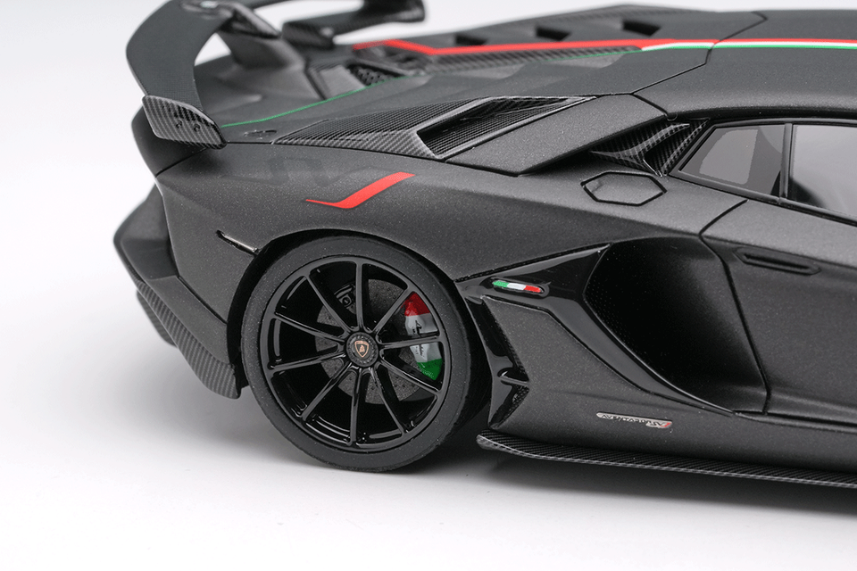 Make Up EIDOLON EM513H 1/43 Lamborghini Aventador SVJ 2018 Nero Acrylic Stripe