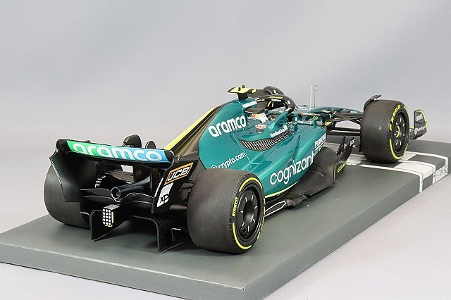 Minichamps MC117222205 1/18 Aston Martin AMR22 2022 Resin