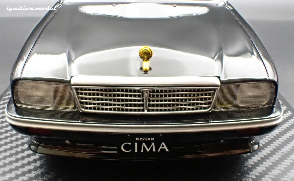 Ignition model IG3900 1/18 Nissan Gloria Cima Y31 Black