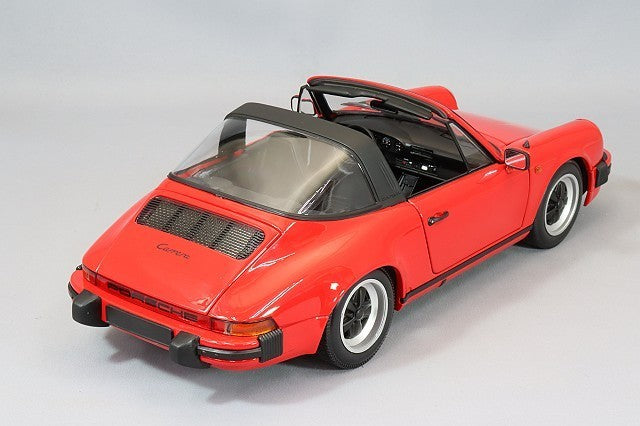 Minichamps MC100063061 1/18 Porsche 911 Carrera 3.2 1983