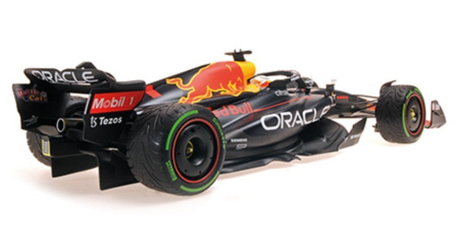 Minichamps MC127221801 1/12 Red Bull RB18 Japan Winner #1
