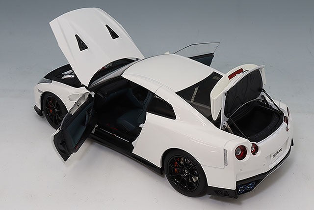 MOTORHELIX FS-M83506 1/18 Nissan GT-R R35 NISMO 2020 White Diecast
