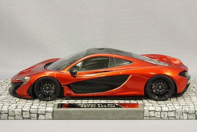 Minichamps MC107133300 1/18 McLaren P1 2012 Orange Resin