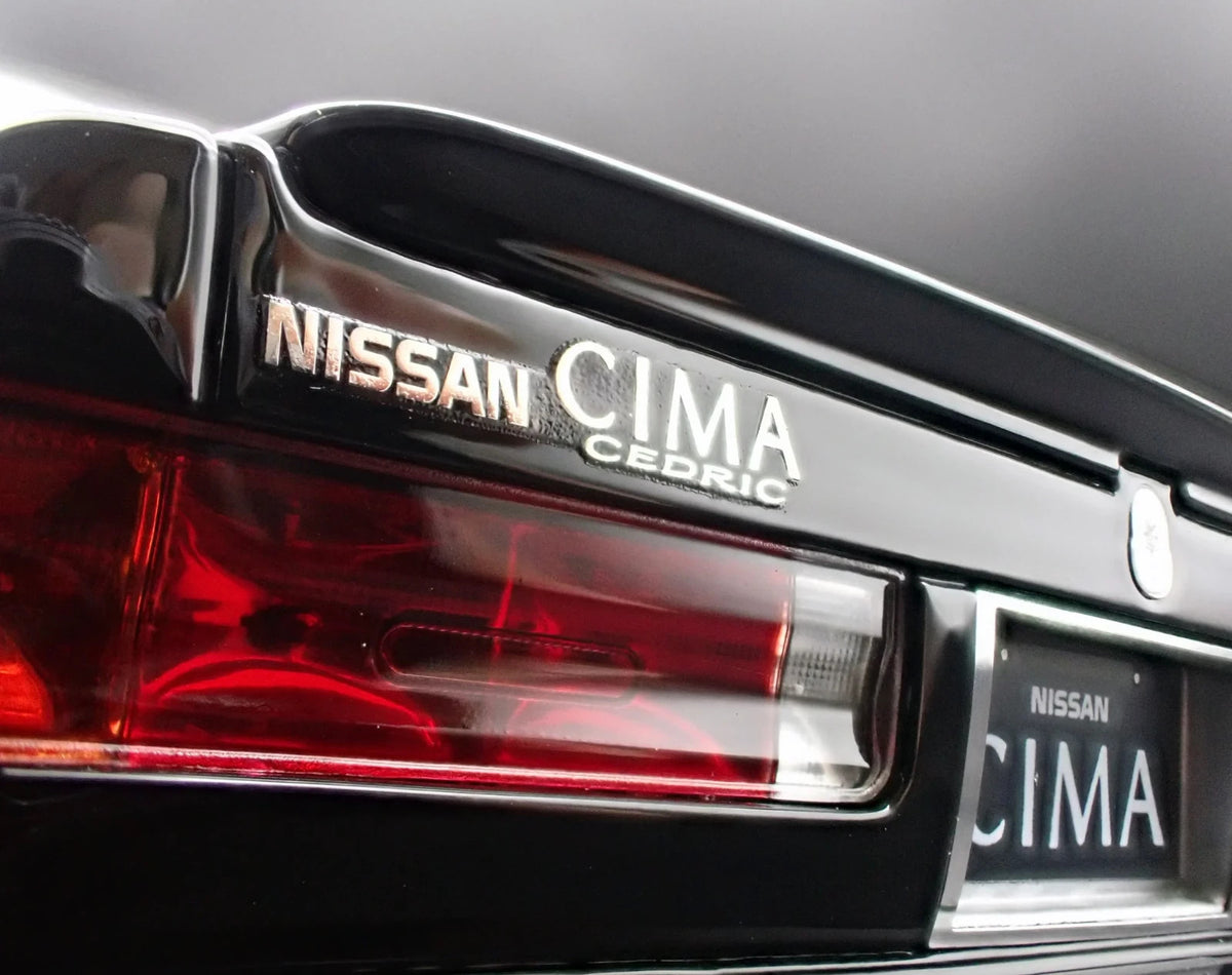 Ignition Model IG3904 1/18 Nissan Cedric Cima Y31 Black Sedan