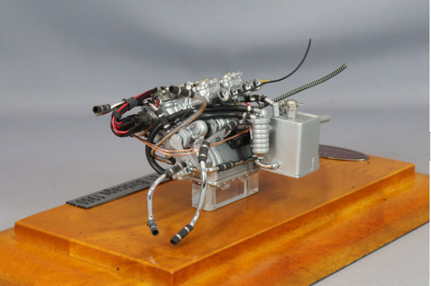 CMC CMC-126 1/18 Maserati Tipo 61 Birdcage Engine with Case Diecast