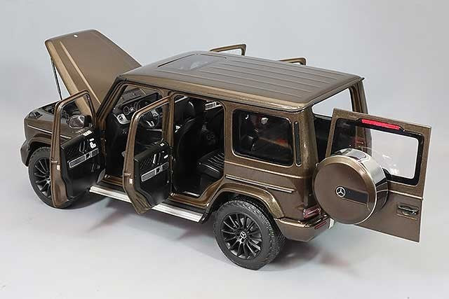 Minichamps MC110037102 1/18 Mercedes-Benz G-Class 2020 Brown