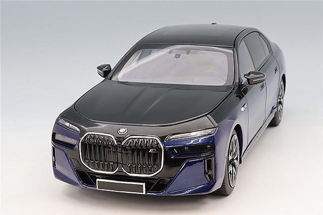 Minichamps MC110023701 1/18 BMW i7 M70 2024 Blue Black