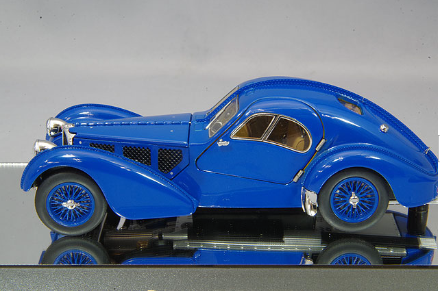 AUTOart 50947 1/43 Bugatti Type 57SC Atlantic 1938 Blue Wire Spokes