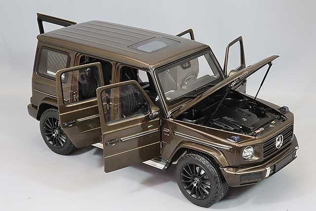 Minichamps MC110037102 1/18 Mercedes-Benz G-Class 2020 Brown