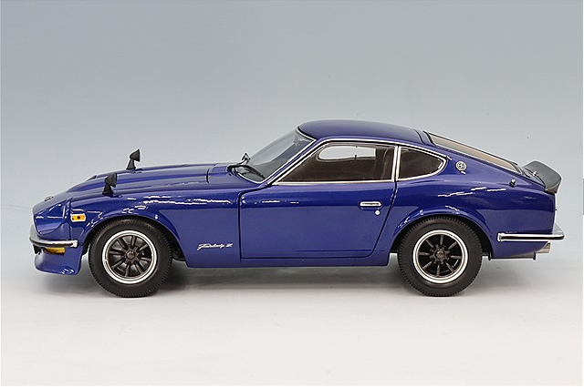 Kyosho KS08220WBL 1/18 Nissan Fairlady Z-L (S30) Coupe Blue Metallic