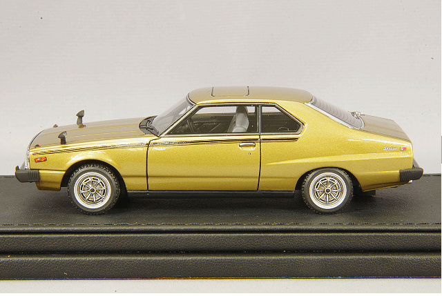Ignition Model x Tomytech T-IG4307 1/43 Nissan Skyline Golden Car Gold