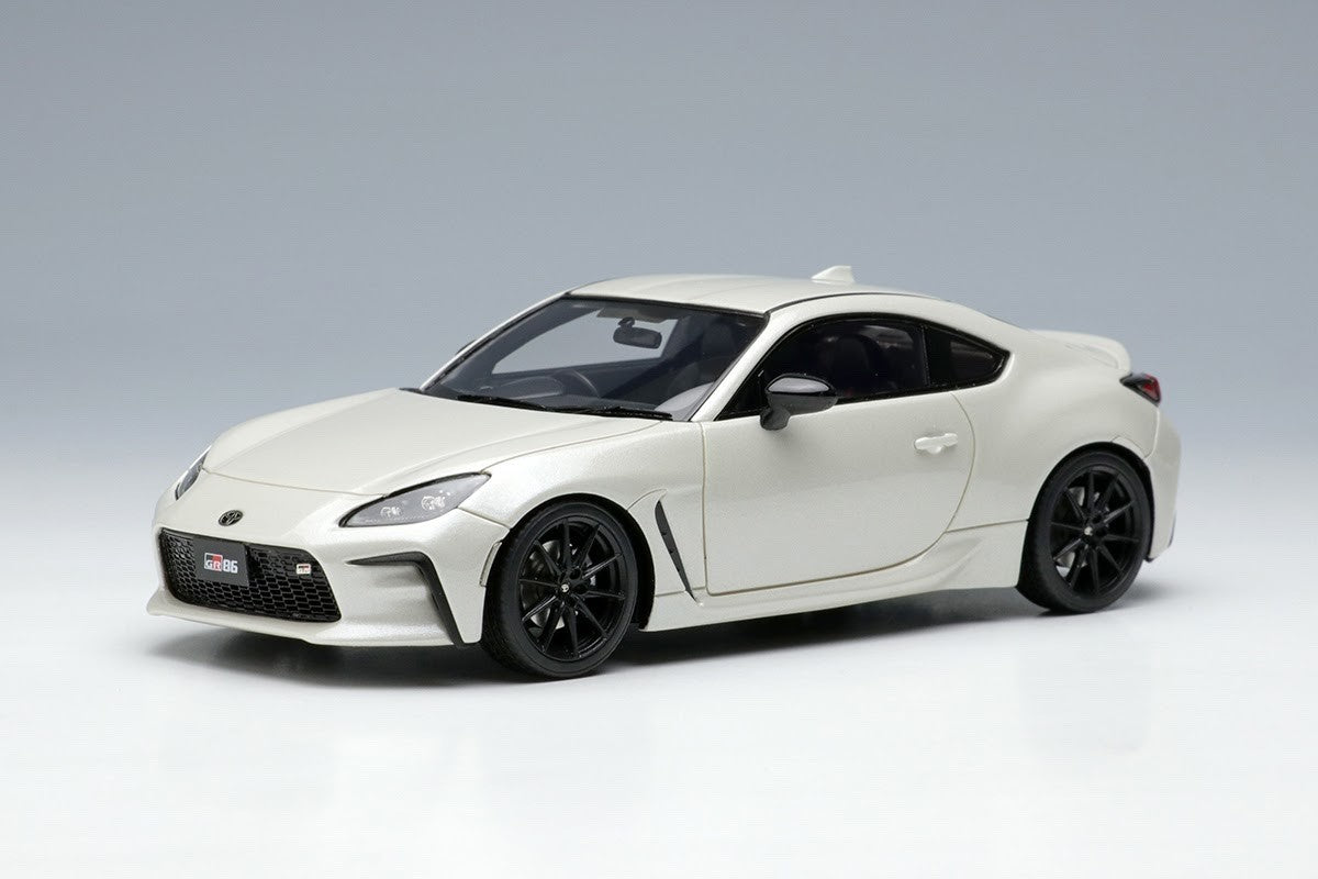 Make Up EIDOLON EM659B 1/43 Toyota GR86 RZ Crystal White Pearl 2021