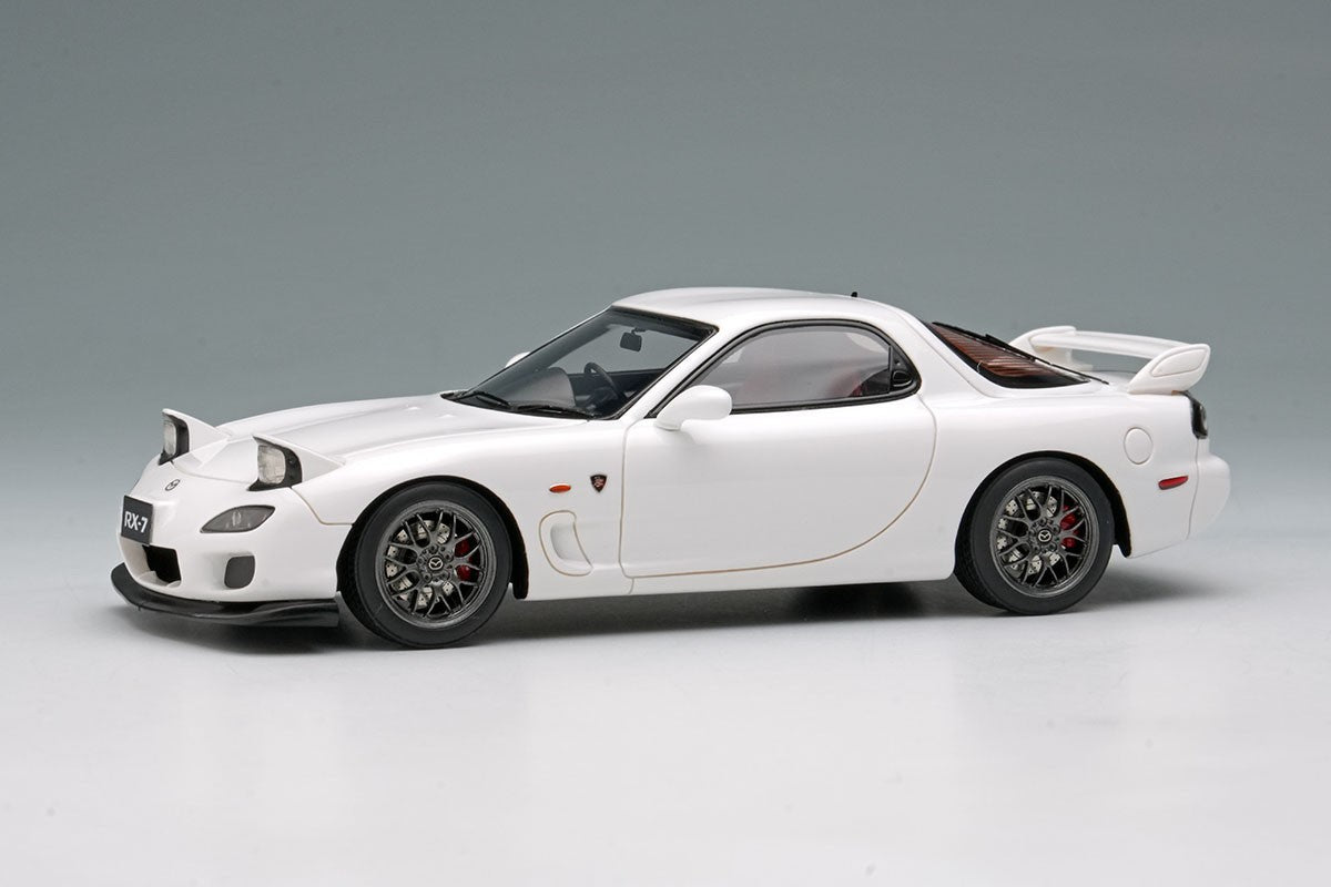 Make Up EIDOLON EM817B 1/43 Mazda RX-7 FD3S Spirit R 2002 White Resin