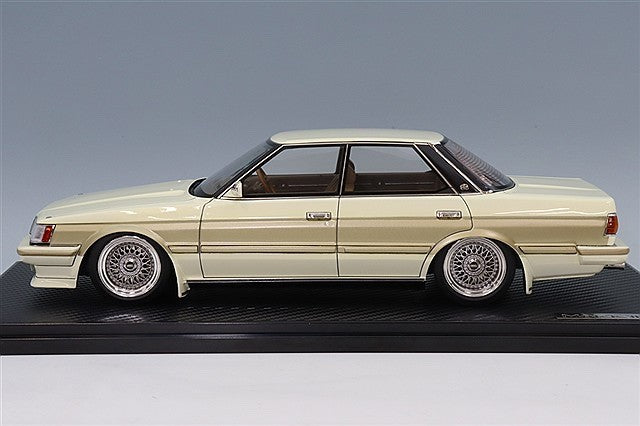 Ignition Model IG3821 1/18 Toyota Mark II Grande GX71 Pearl/Gold Resin