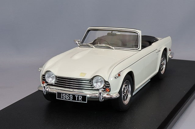CULT CML0694 1/18 Triumph TR5 p.i. 1968 White